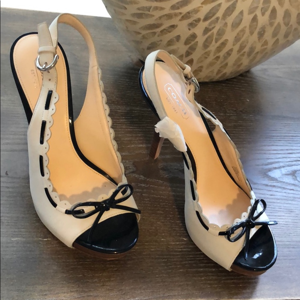 Coach White black  classy high heels 🤍🖤